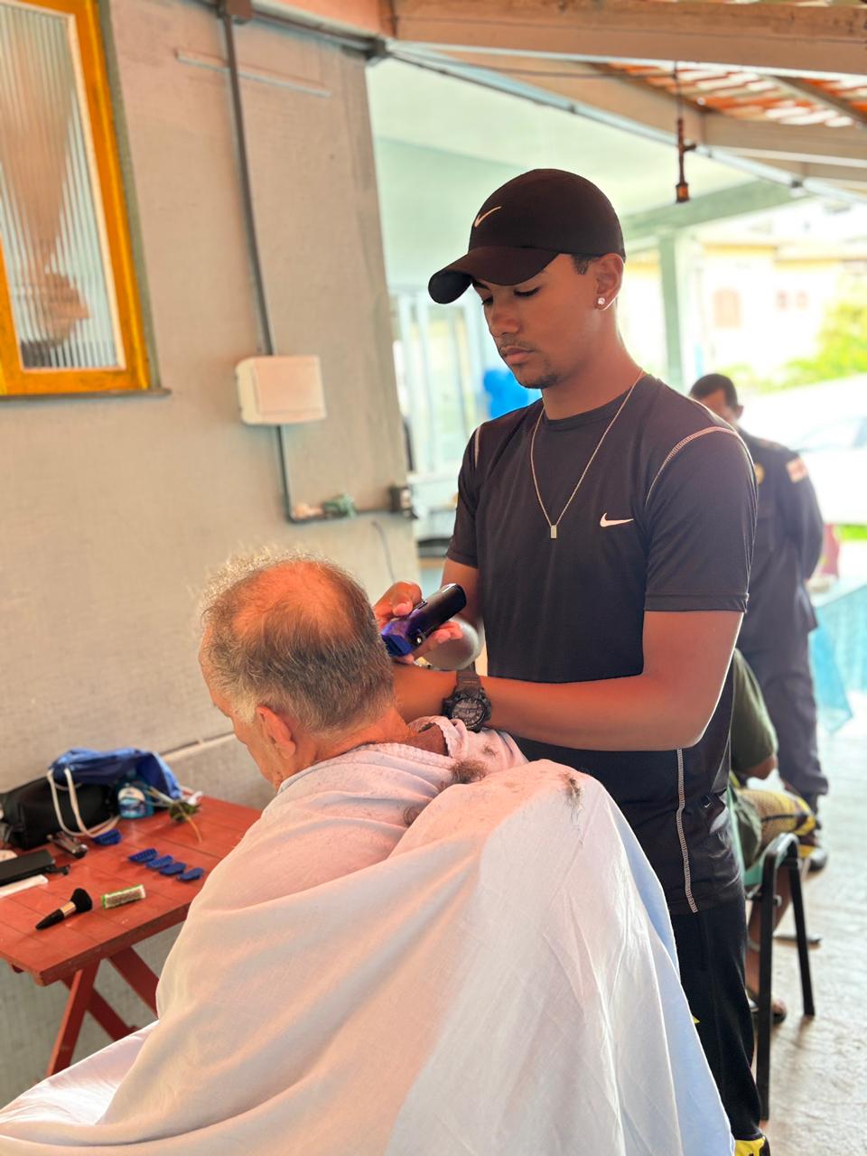 CREAS de Arraial do Cabo realiza oficina “Resgatando a Dignidade” com foco na saúde e autoestima de pessoas em situação de rua